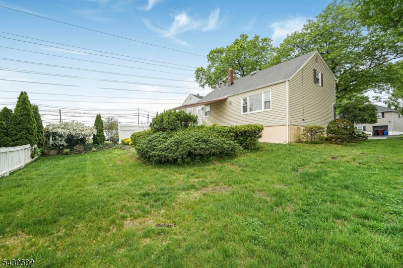 32 Crestwood Ave