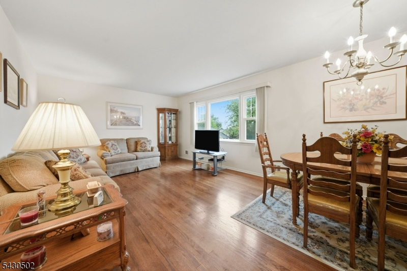 32 Crestwood Ave