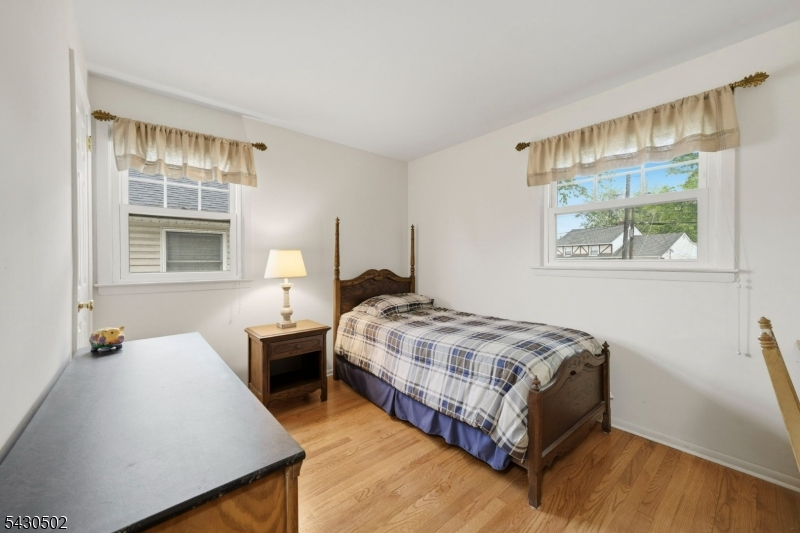 32 Crestwood Ave