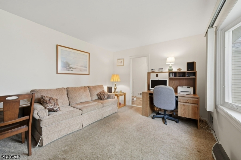 32 Crestwood Ave