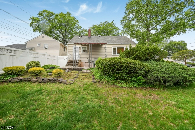 32 Crestwood Ave