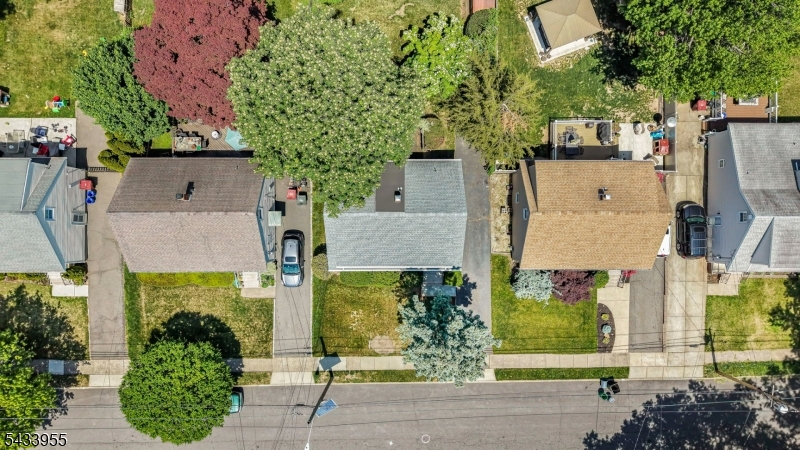 26 Briar Ln