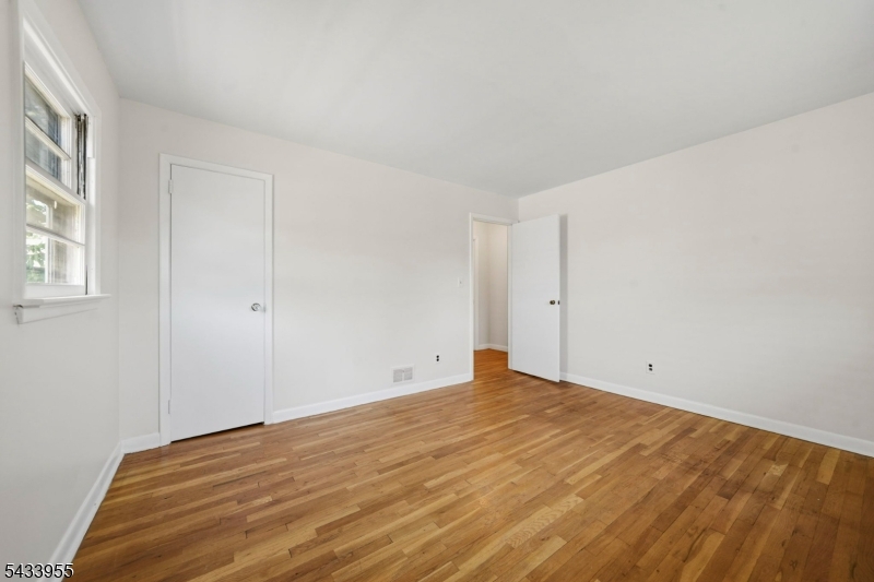 26 Briar Ln