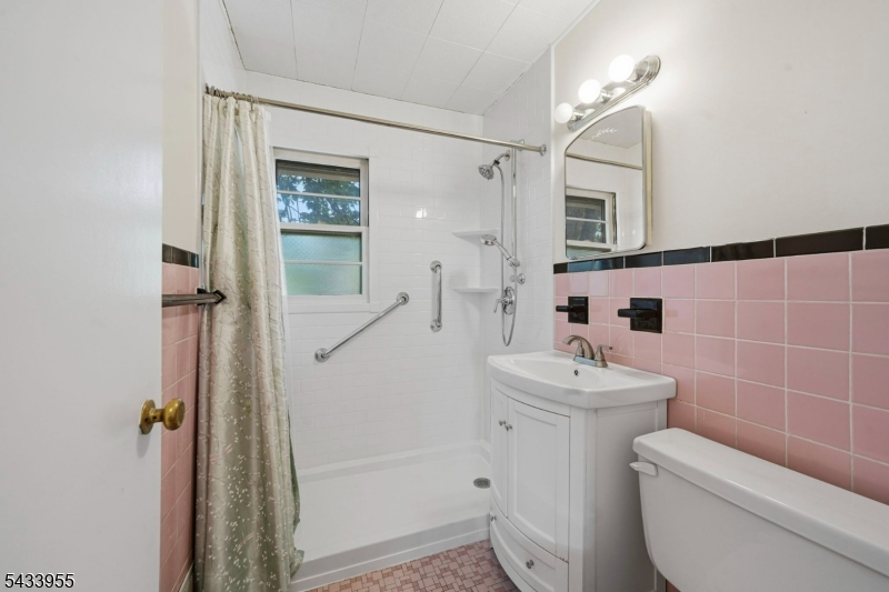 26 Briar Ln