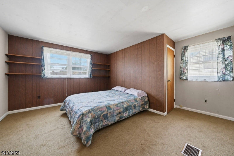 26 Briar Ln