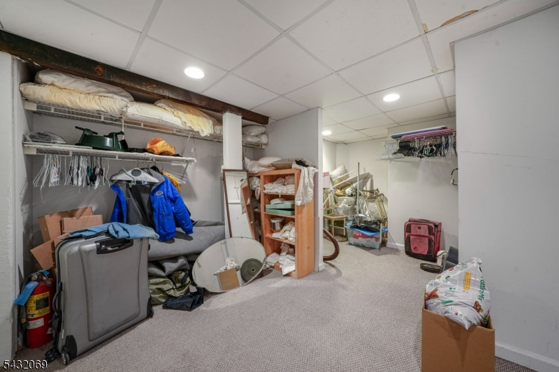 716 Colonial Rd