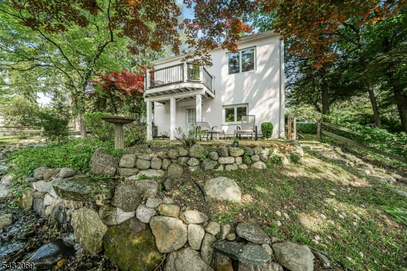 716 Colonial Rd