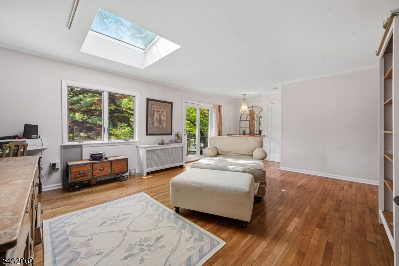 716 Colonial Rd