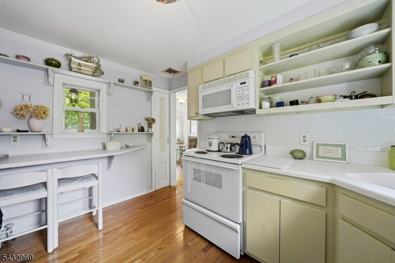 716 Colonial Rd