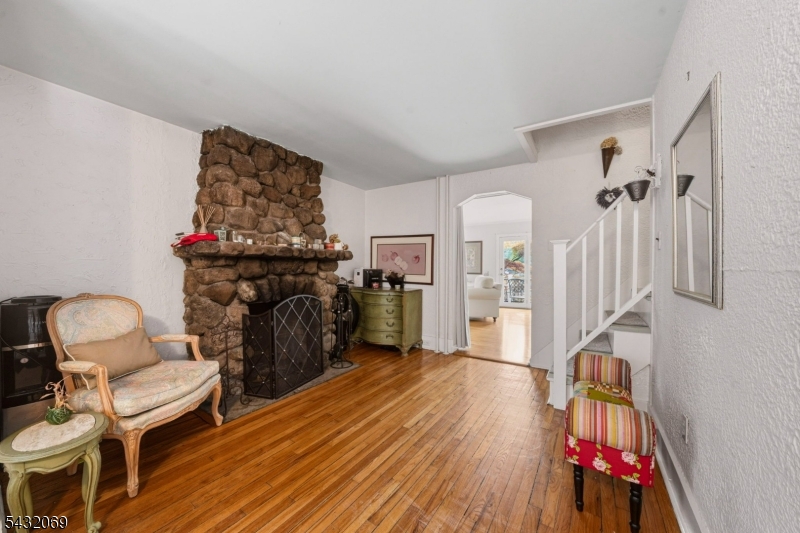 716 Colonial Rd