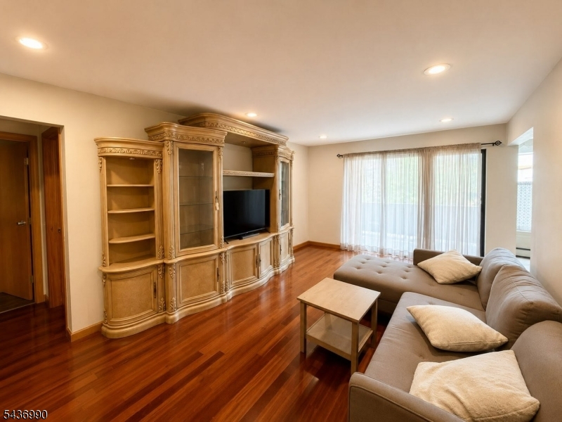 833 Main