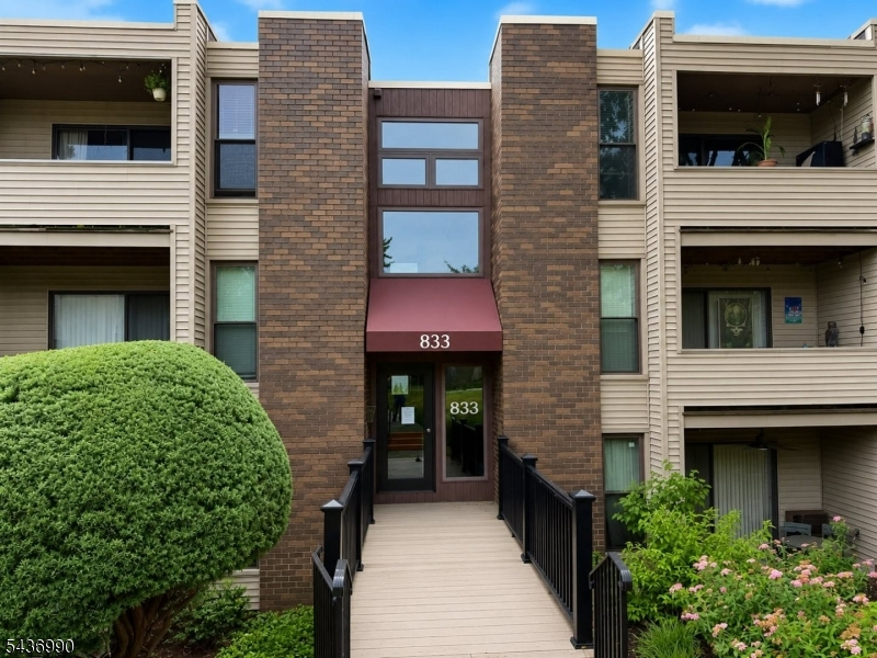 833 Main