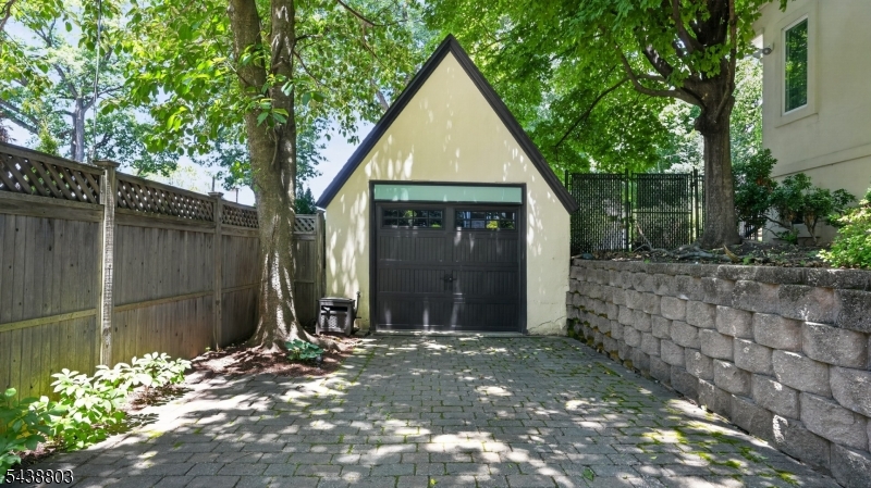 230 Satterthwaite Ave