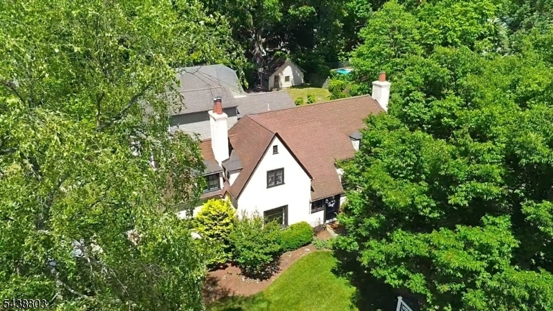 230 Satterthwaite Ave
