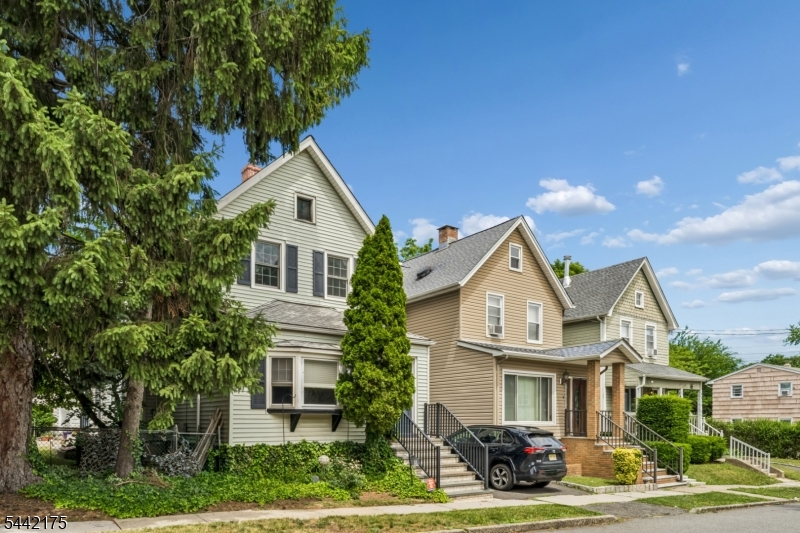 33 Myrtle Ave
