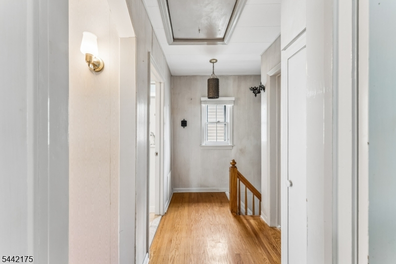 33 Myrtle Ave