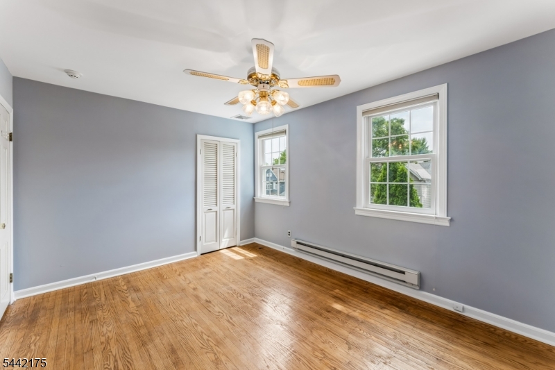 33 Myrtle Ave