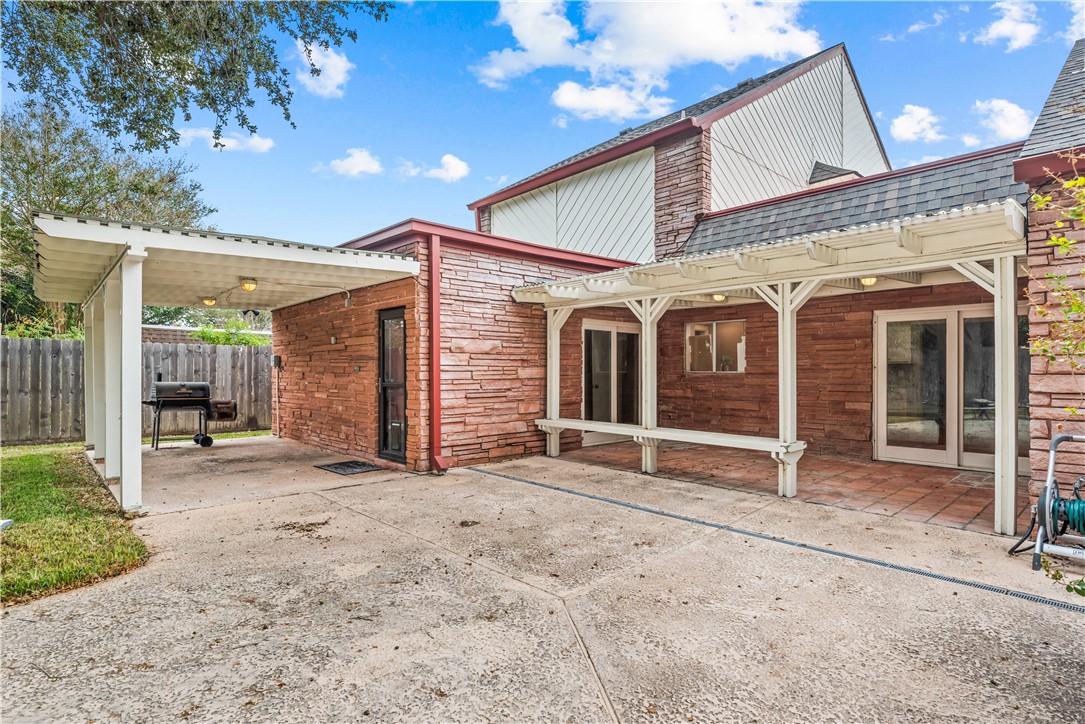 5314 River Oaks Dr
