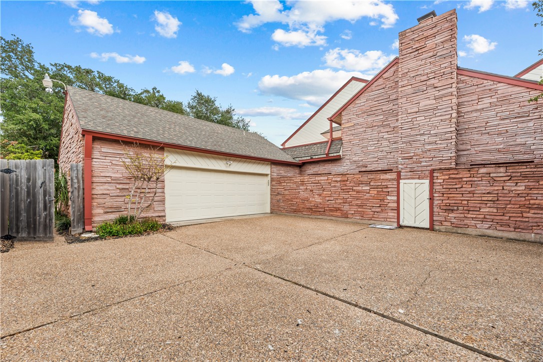 5314 River Oaks Dr