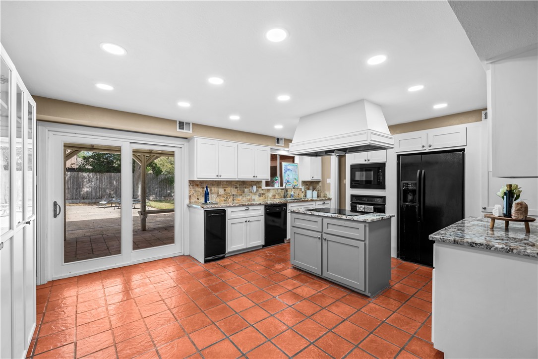 5314 River Oaks Dr