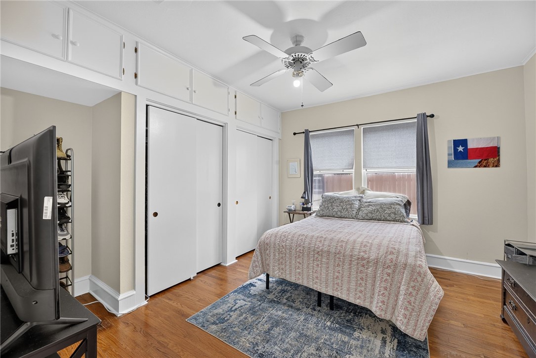 421 Cole St