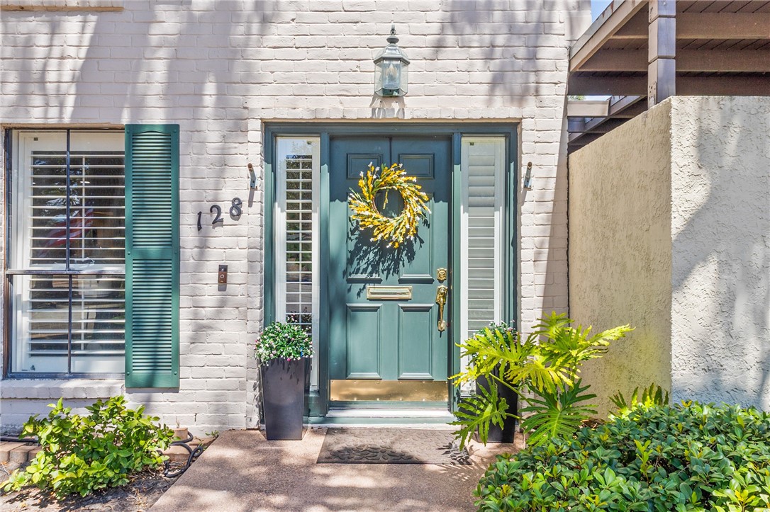 128 Lake Shore Dr 128