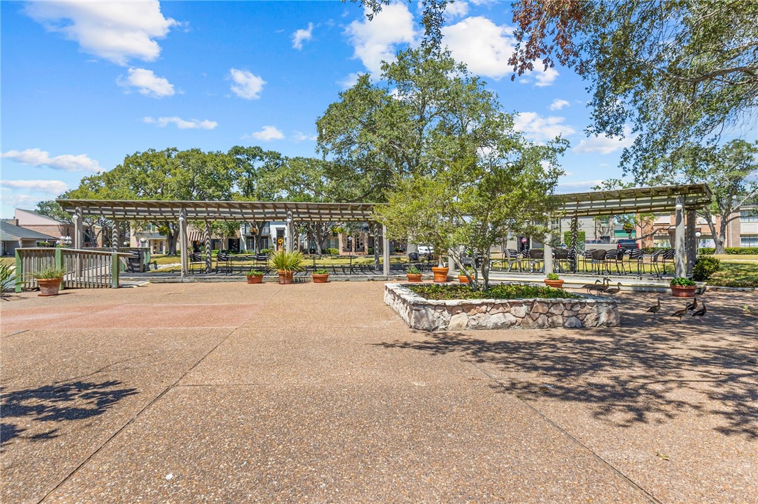 128 Lake Shore Dr 128