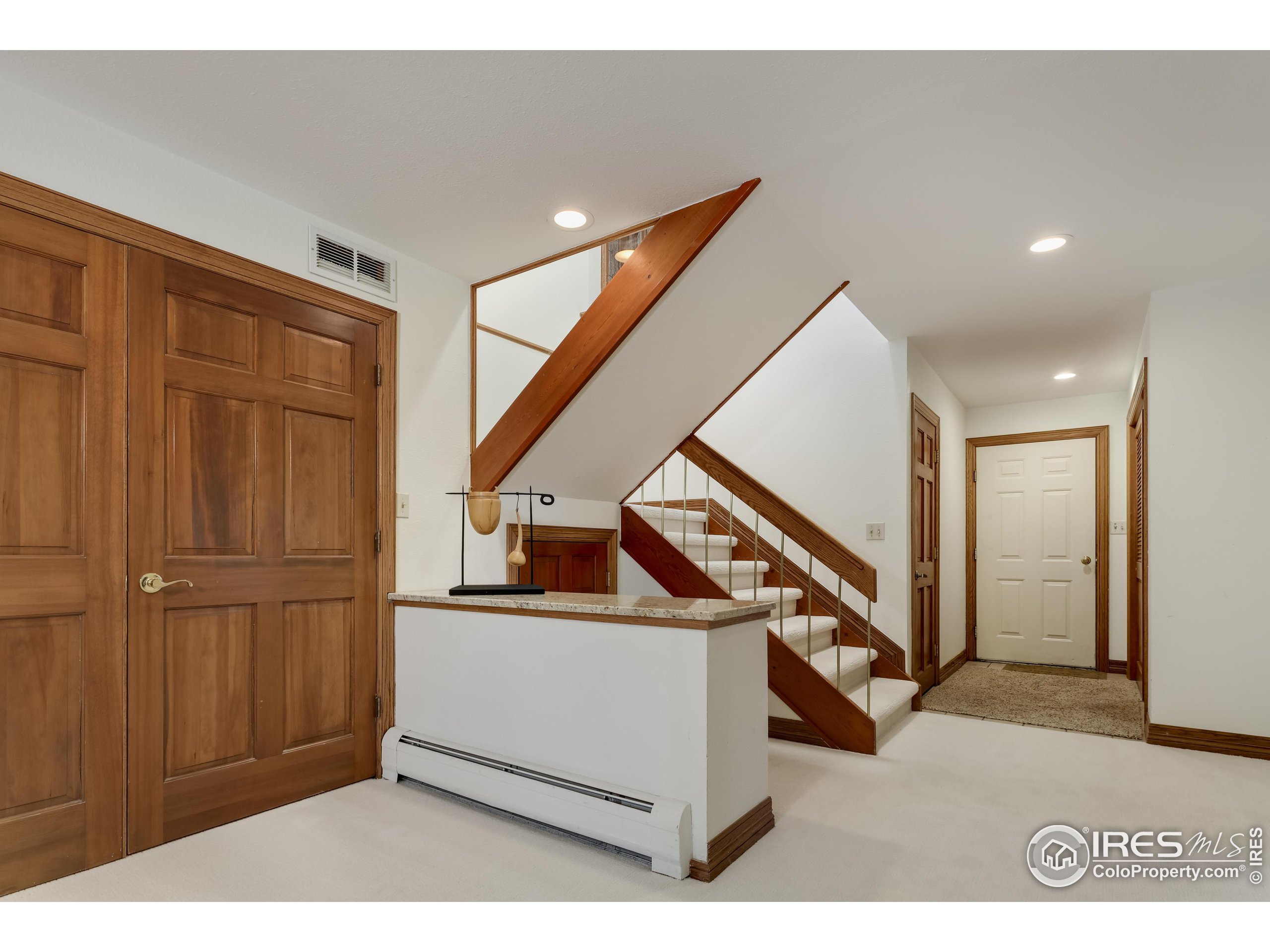 2371 Linden Dr