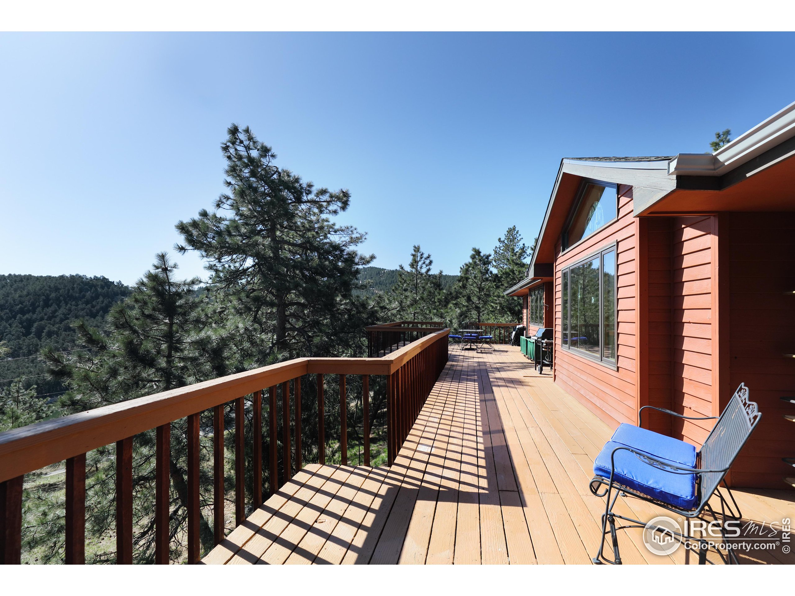 2371 Linden Dr