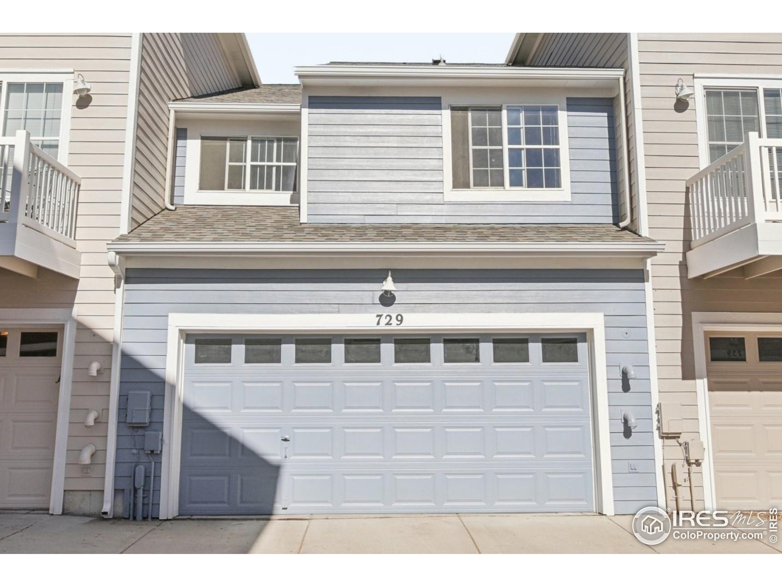 729 Snowberry St