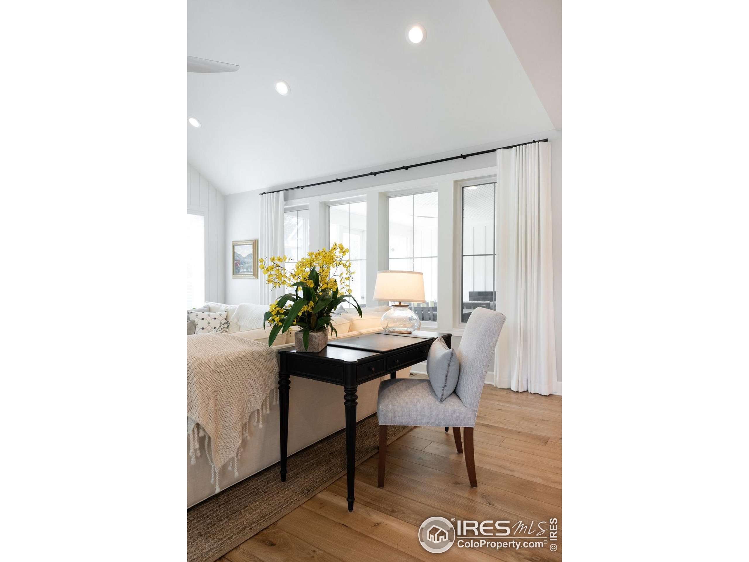 917 Neon Forest Cir