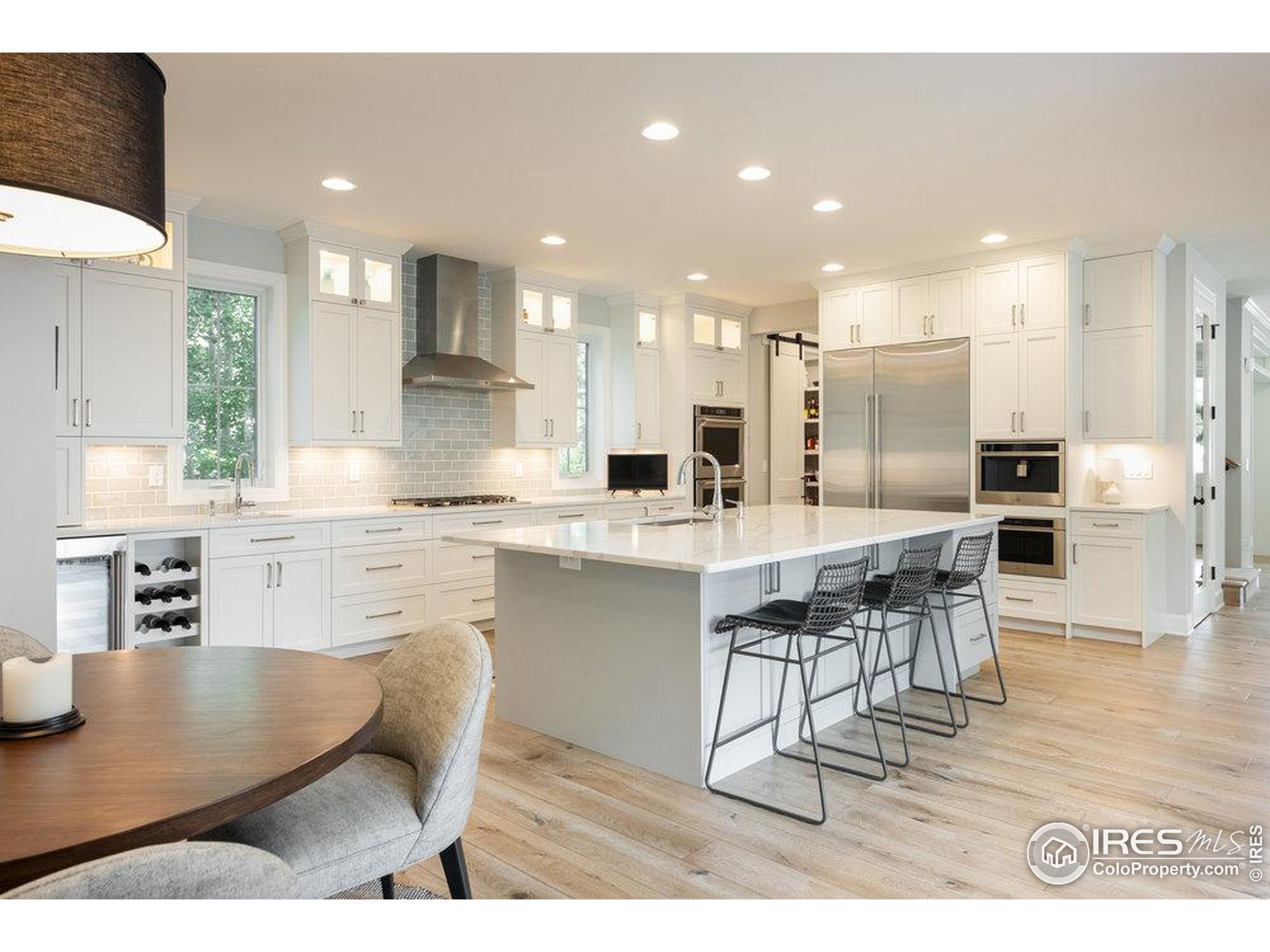917 Neon Forest Cir