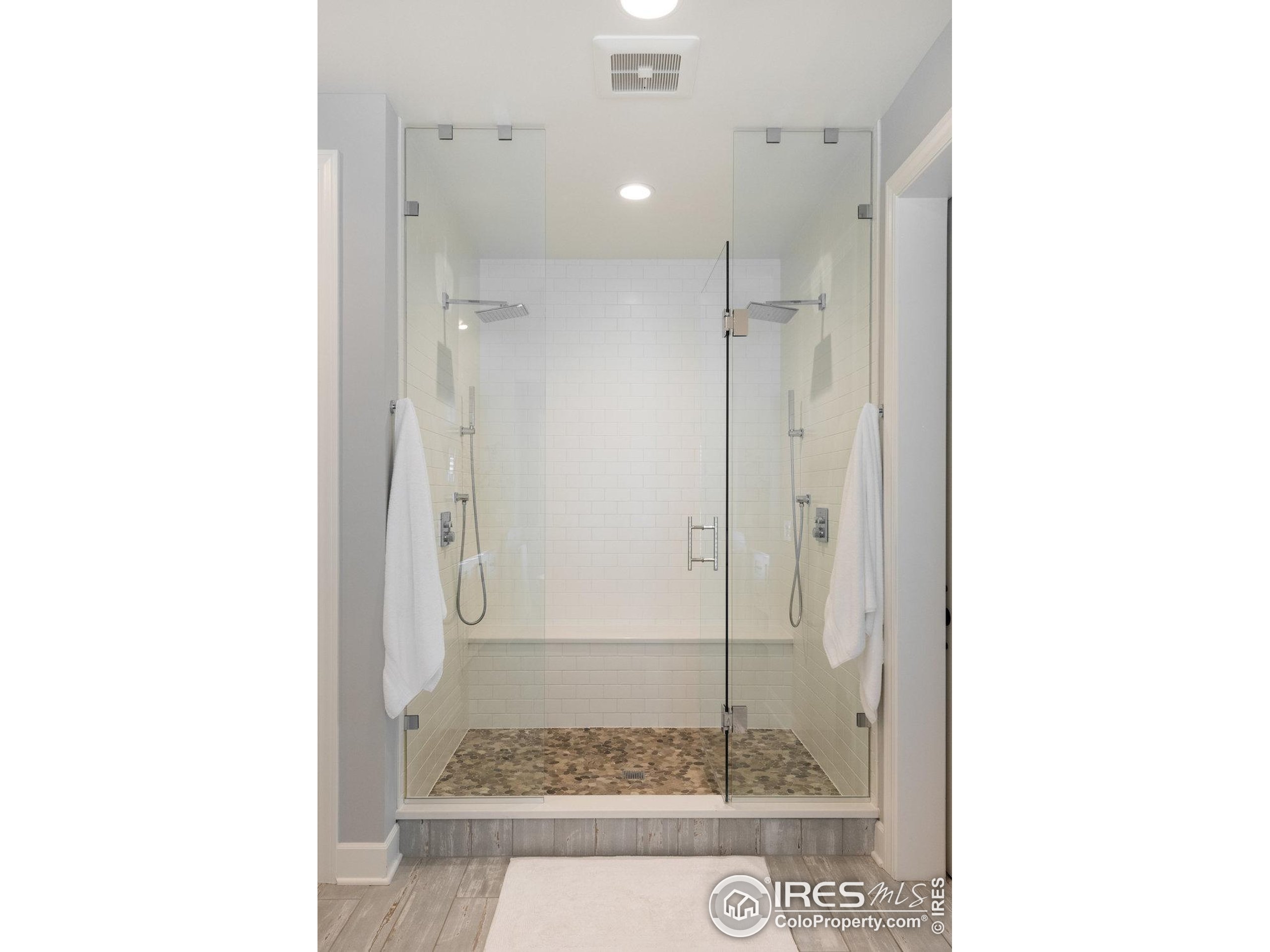 917 Neon Forest Cir