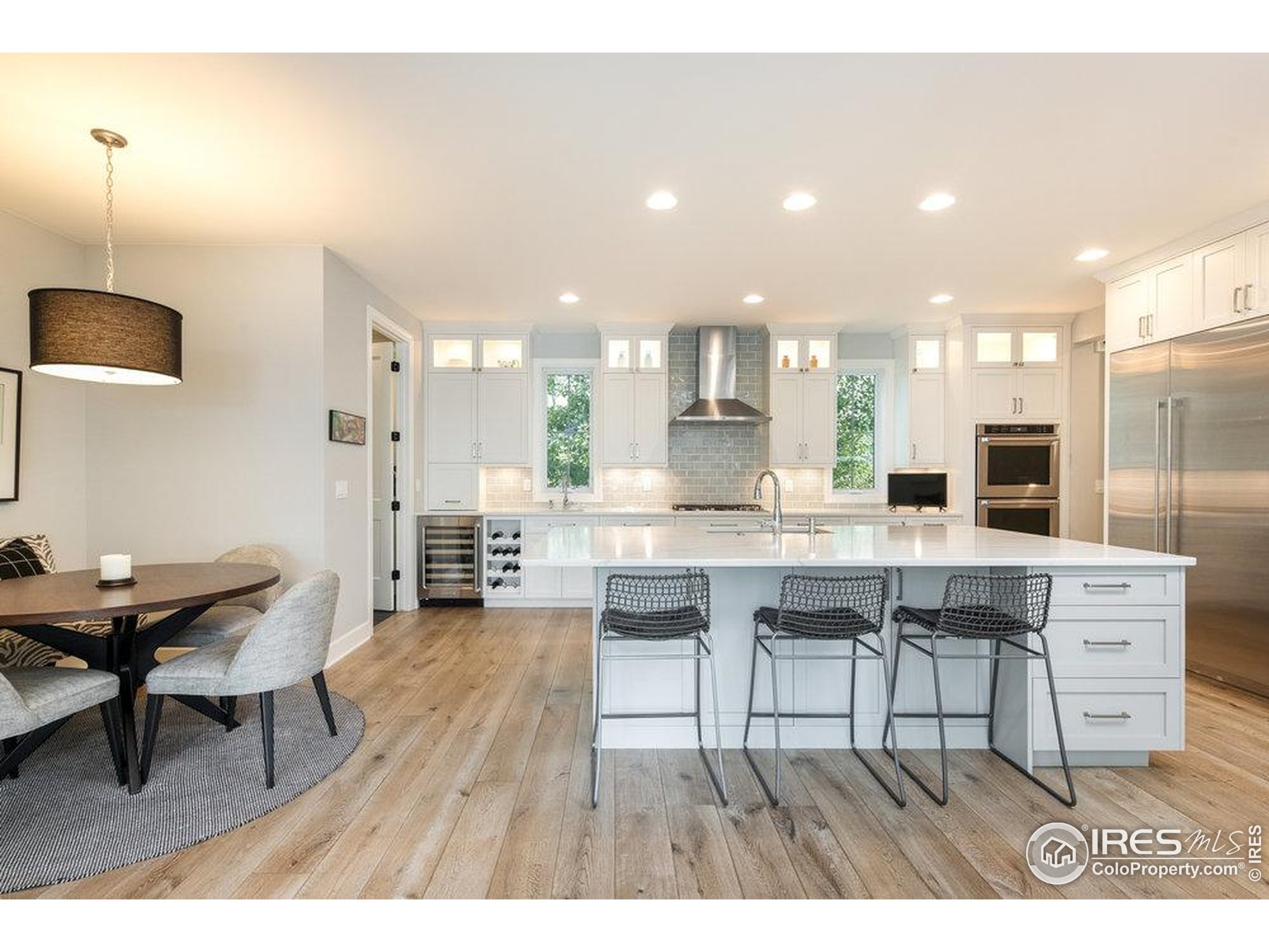 917 Neon Forest Cir