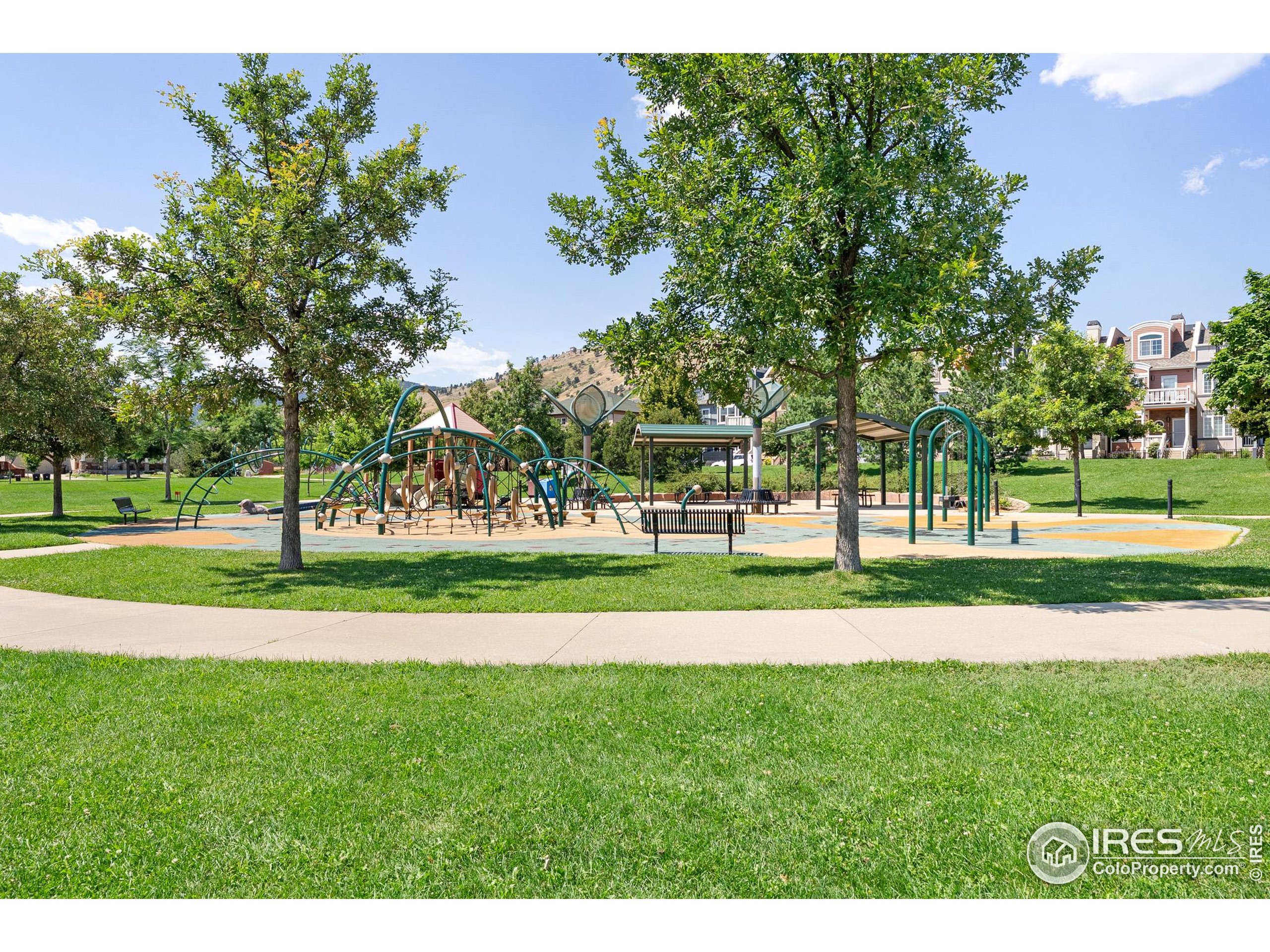 595 Laramie Blvd