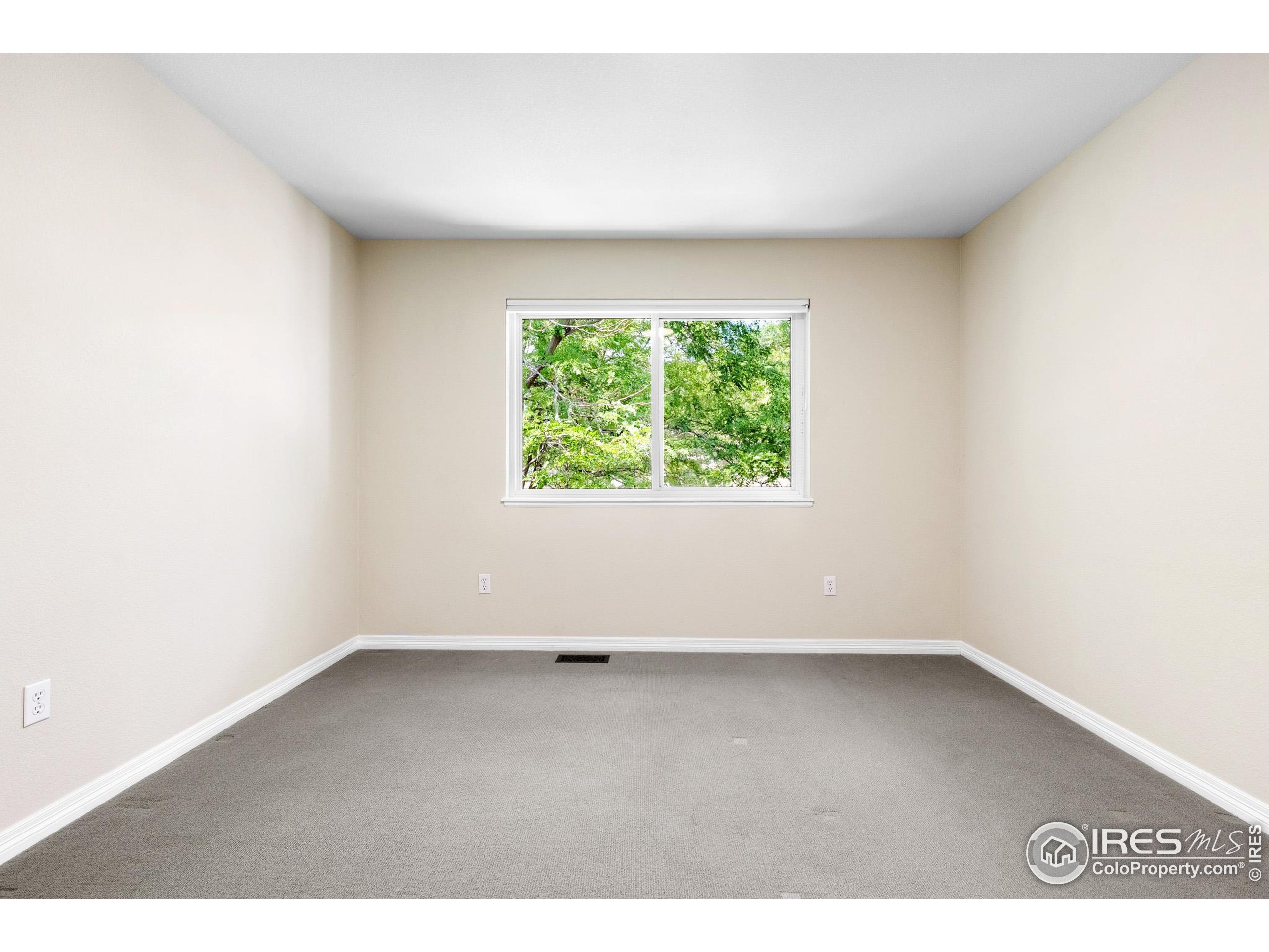 4892 Kings Ridge Blvd