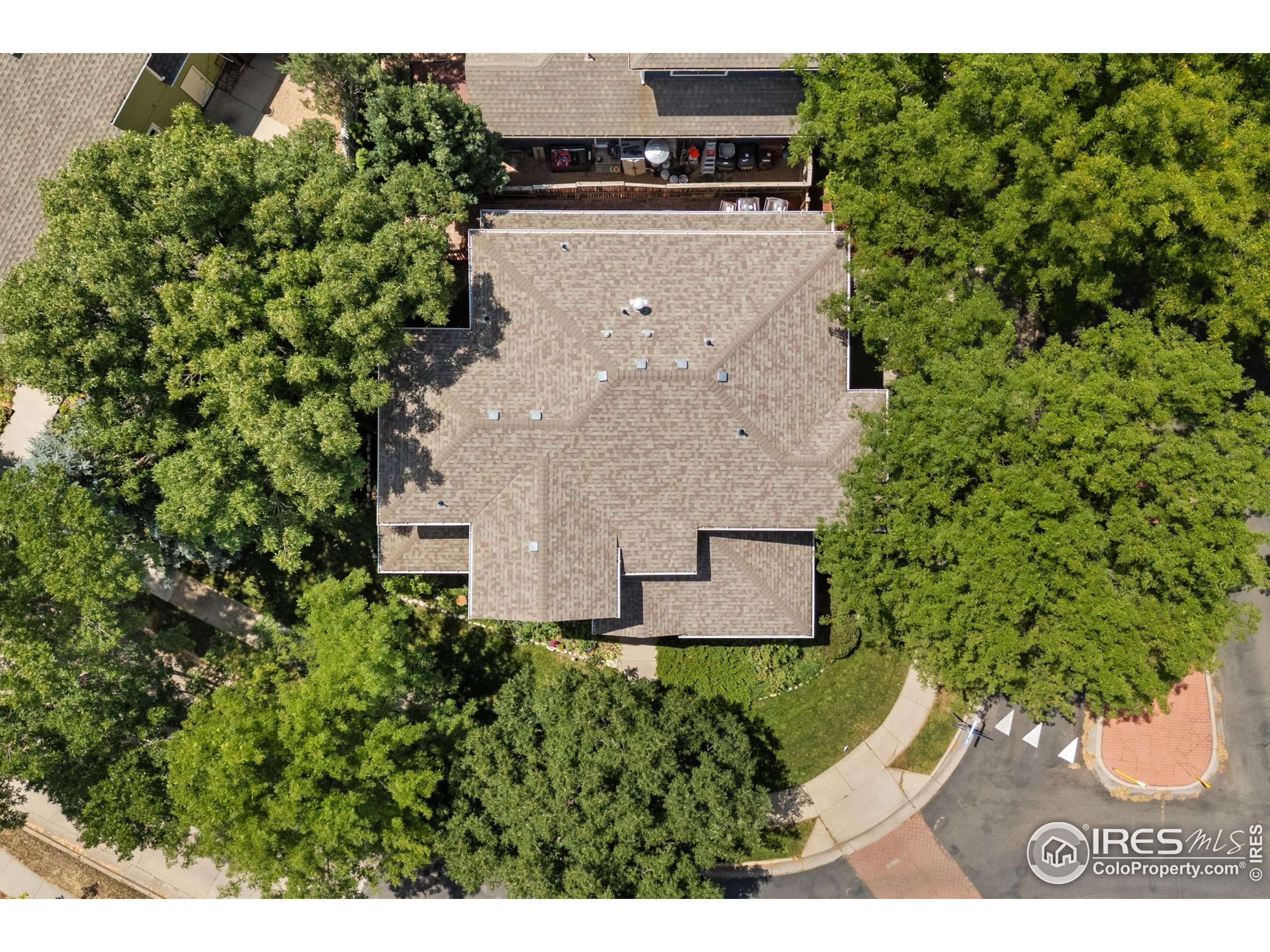 4892 Kings Ridge Blvd