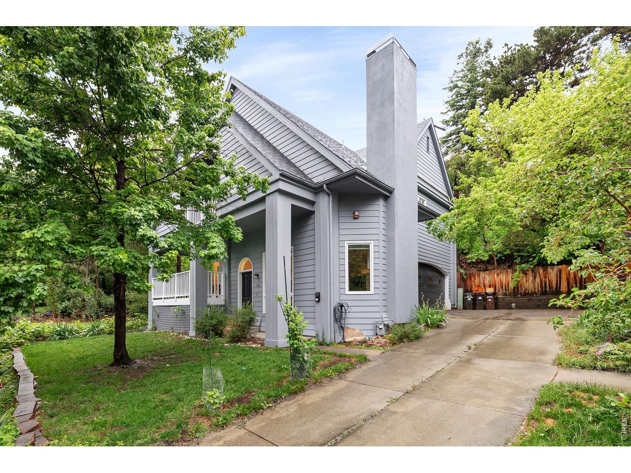 553 Pearl St