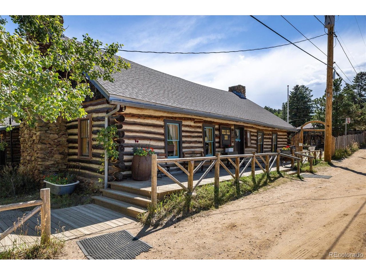 855 Main St