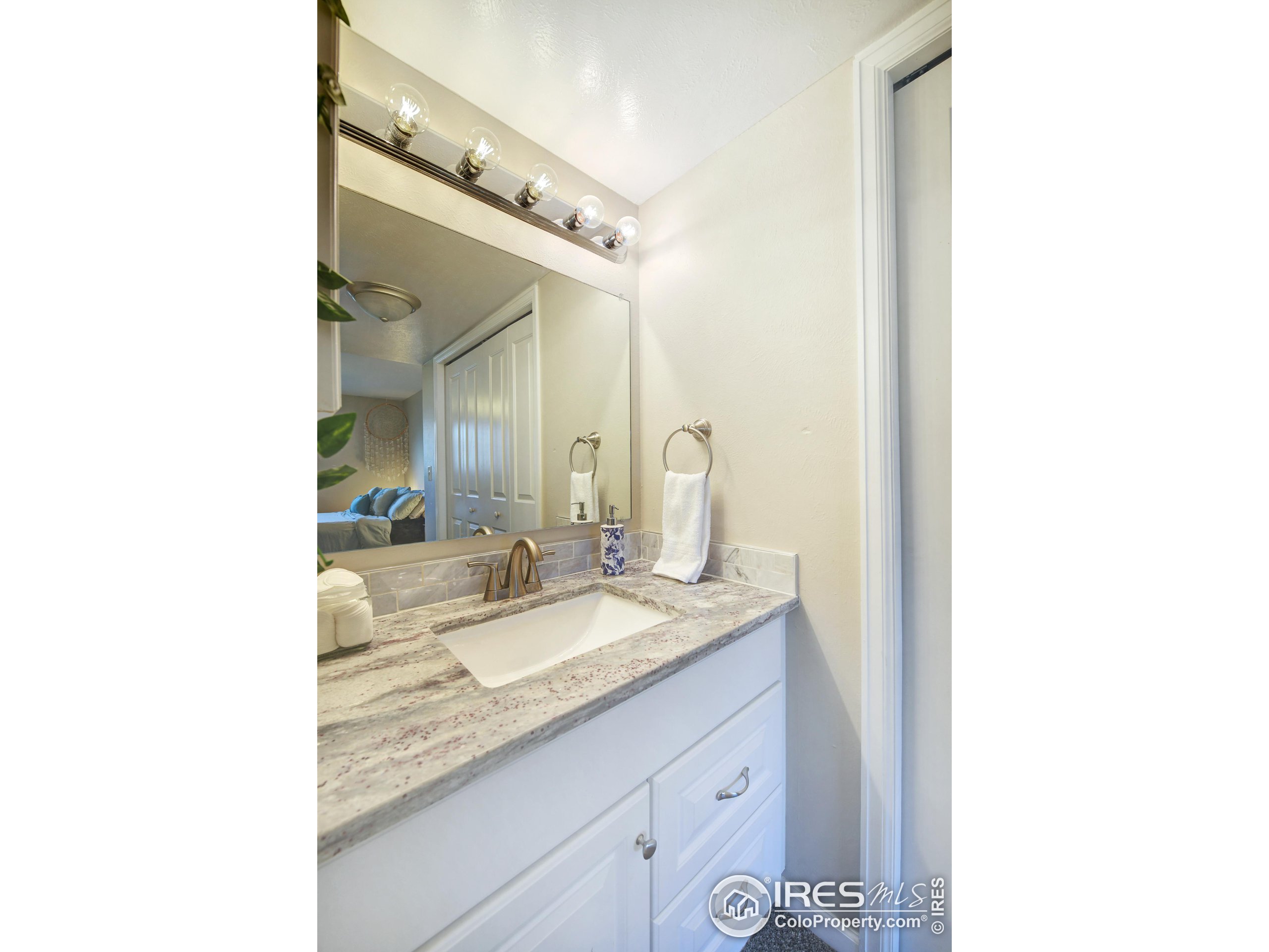 625 Manhattan Pl 107