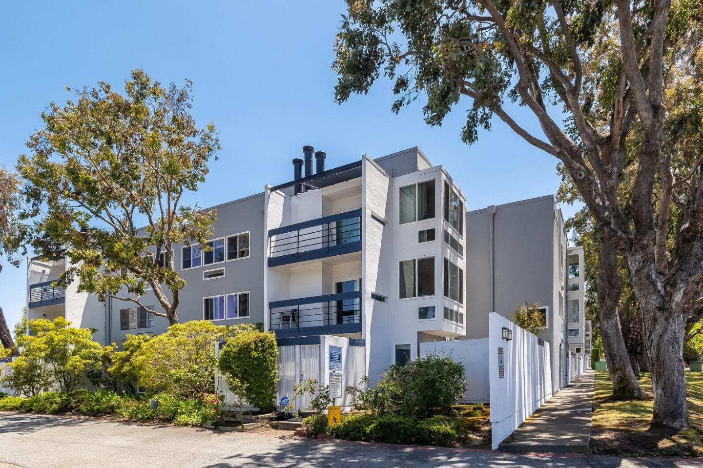 1017 Shell Boulevard 12
