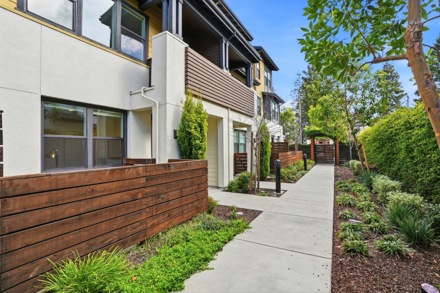24 Avondale Avenue