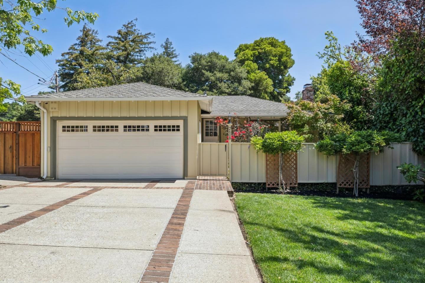 2608 Newlands Avenue