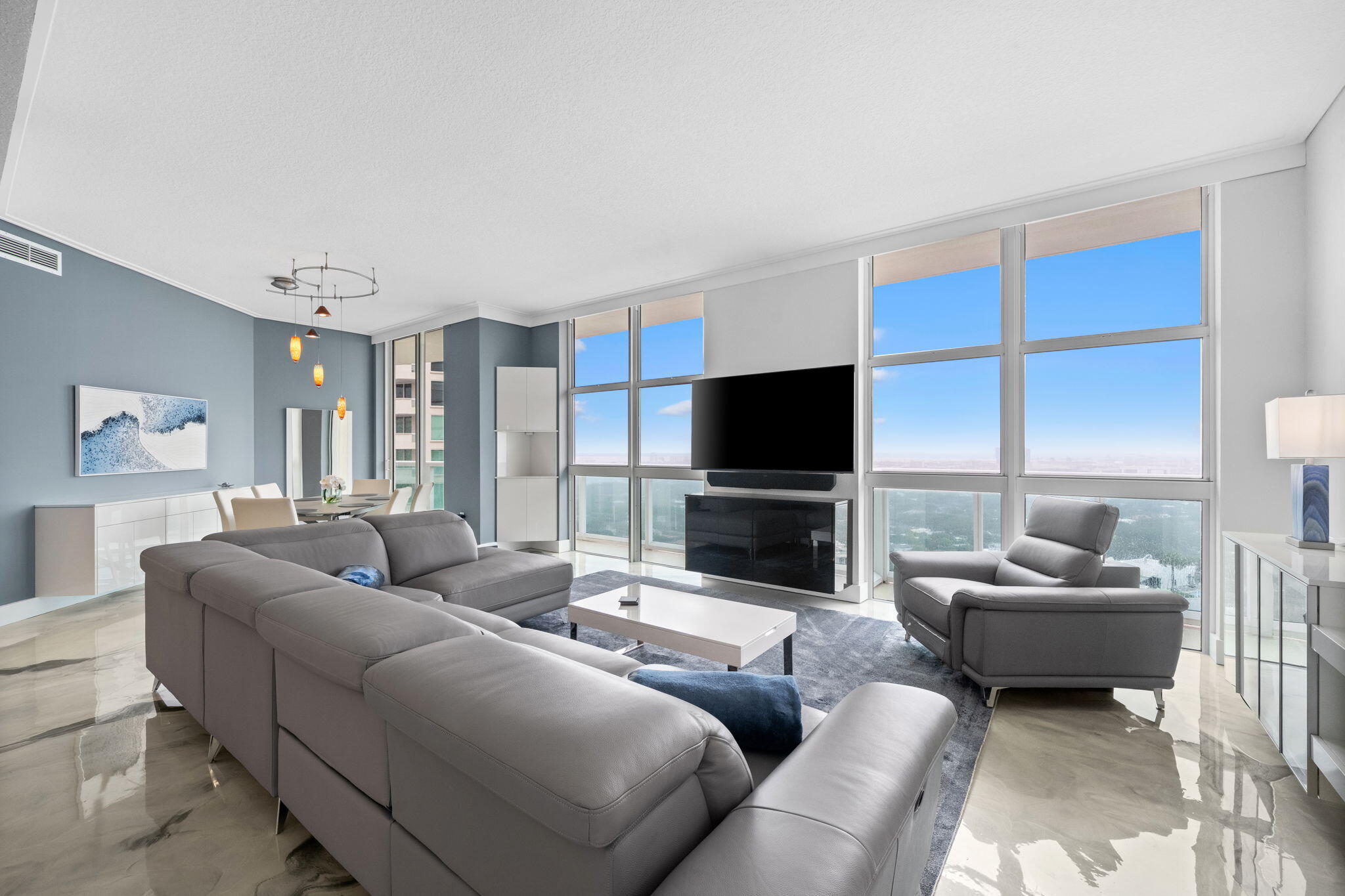 347 N New River Dr E Ph7