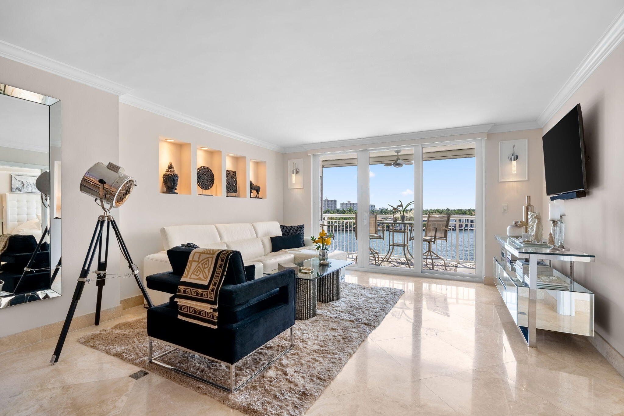 511 Bayshore Drive 606