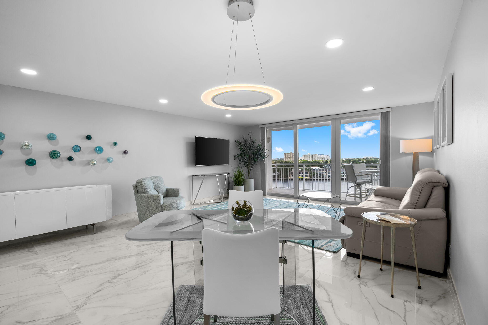 511 Bayshore Drive 910