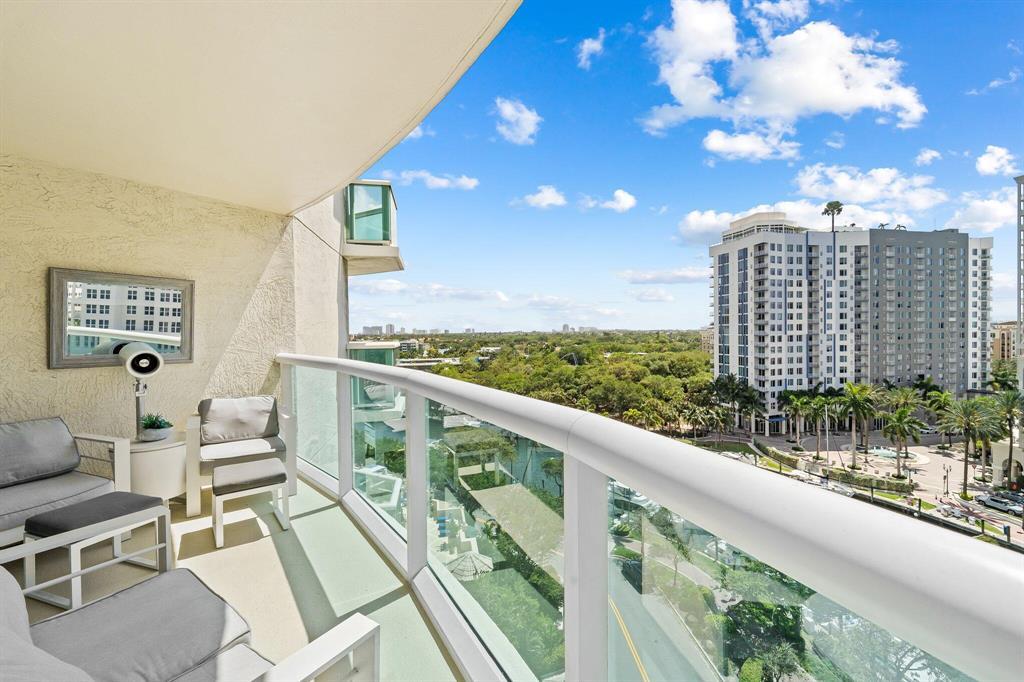 347 N NEW RIVER Drive E 1004