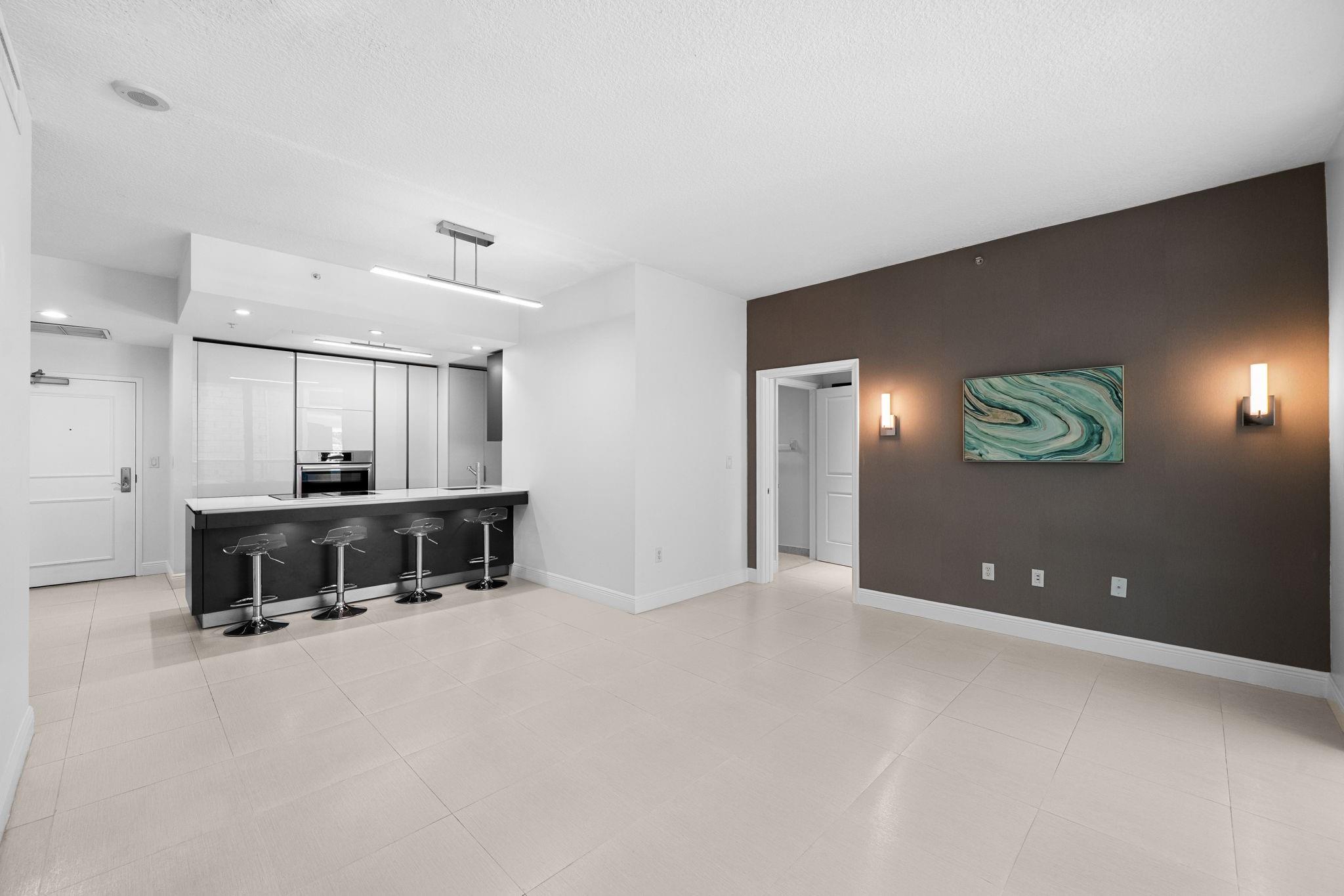 347 N New River Dr 205