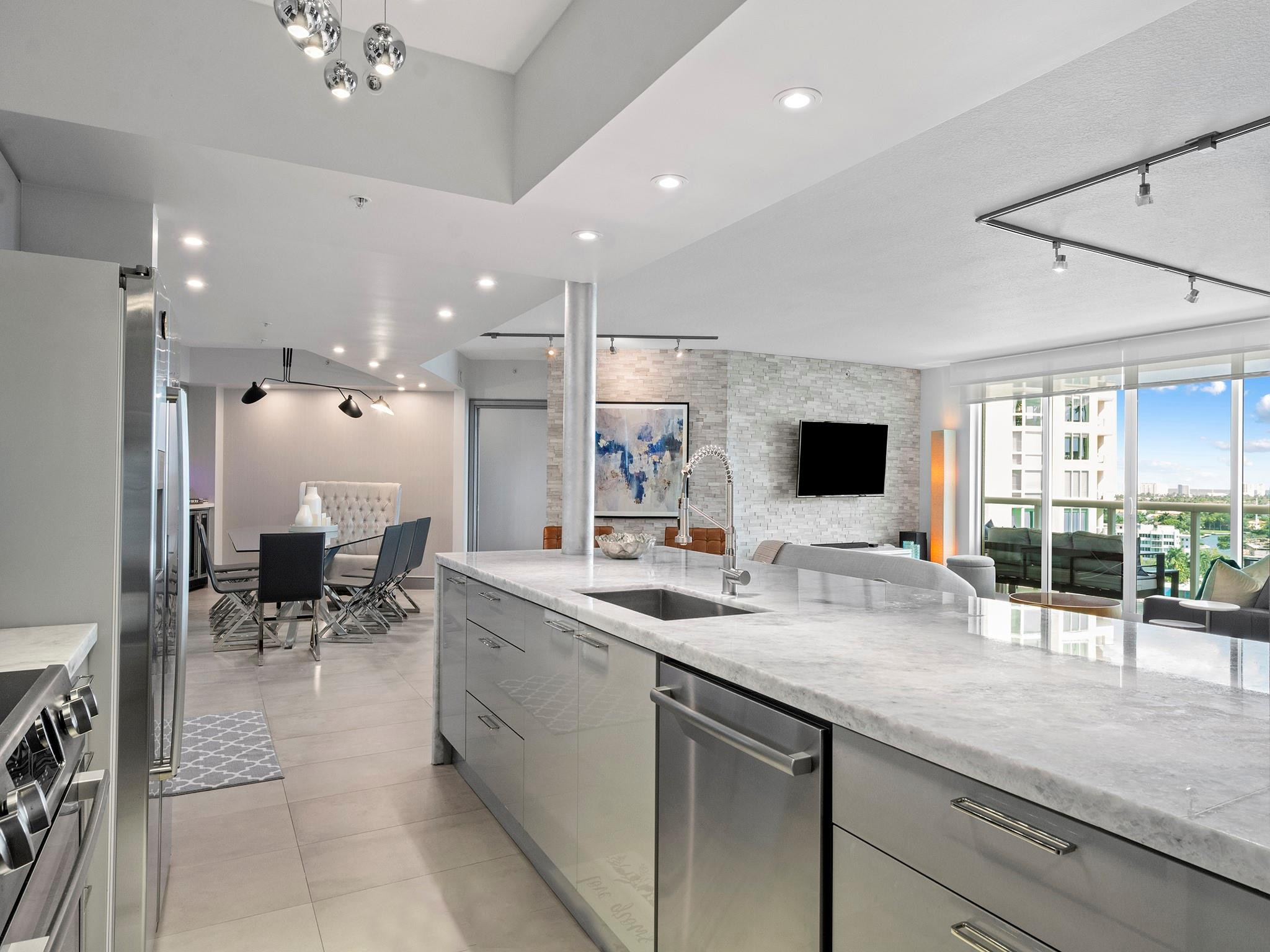 347 N New River Drive 1401