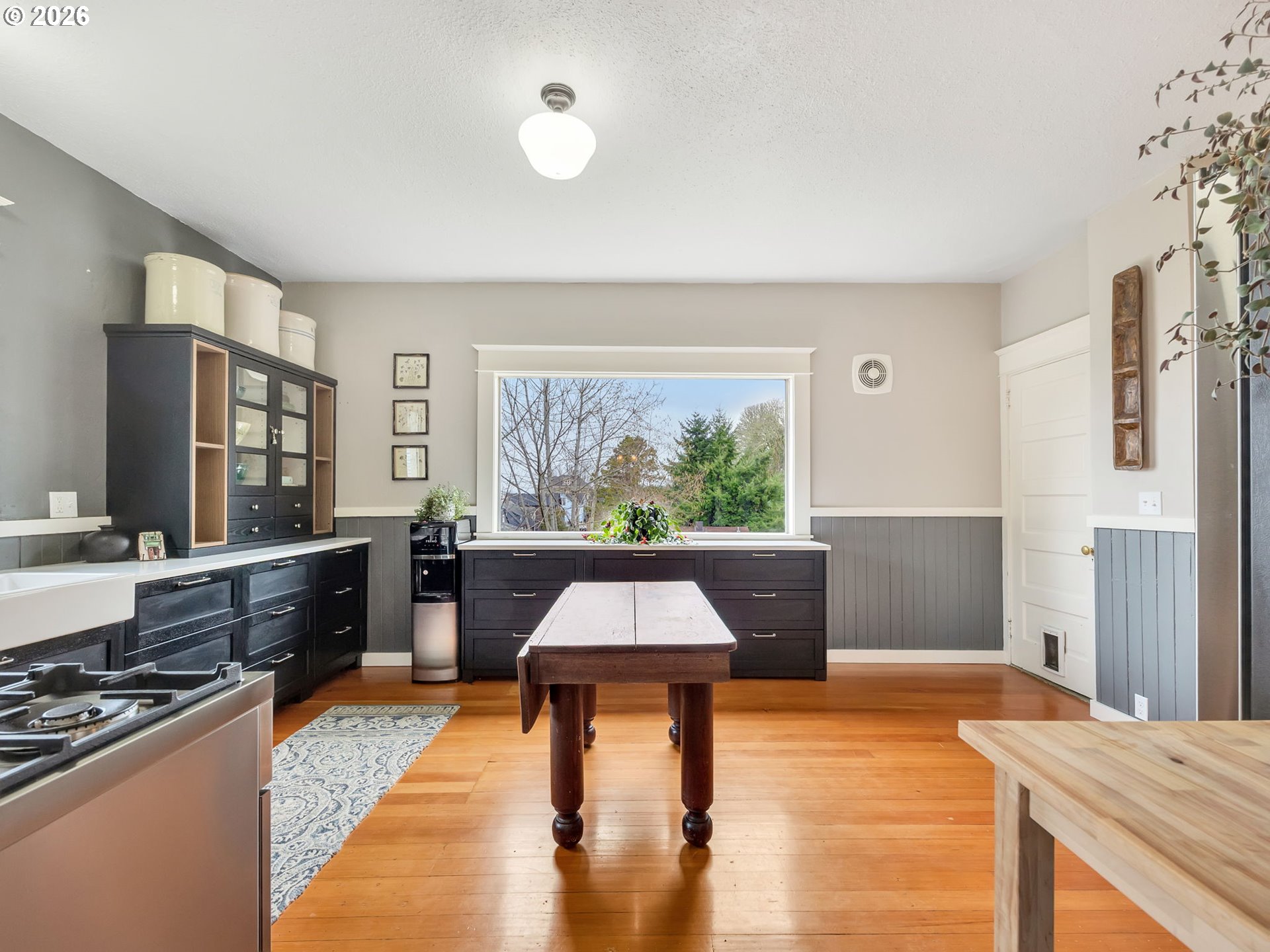 2652 GRAND AVE